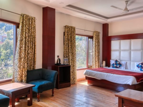 Lake View Rooftop Cottage