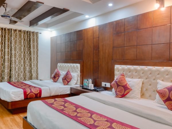 Lake View Luxury Cottage